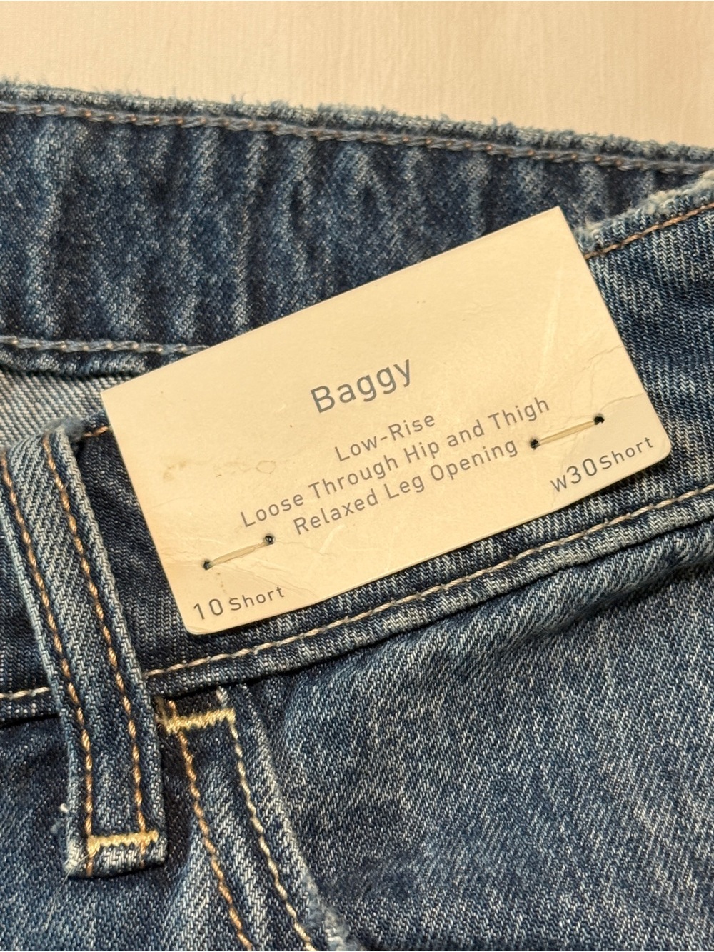 Hollister Low Rise Baggy Jeans NWT Women’s 10 Short W30 Light Wash - Picture 4 of 10